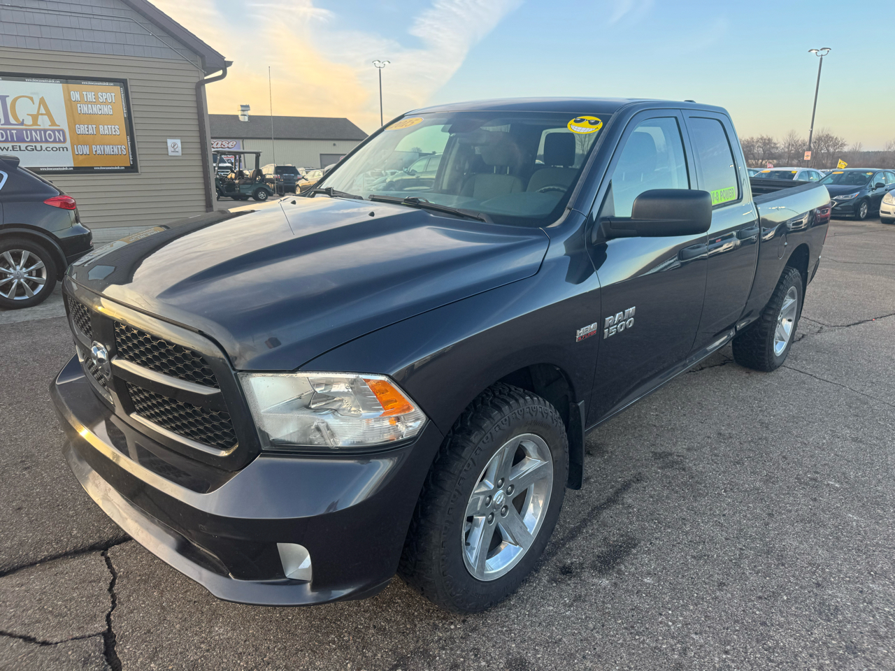 RAM 1500 Tradesman Quad Cab 4WD 2015