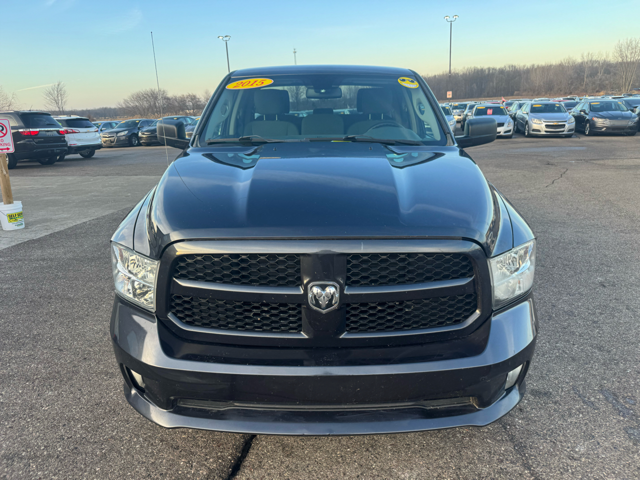 RAM 1500 Tradesman Quad Cab 4WD 2015