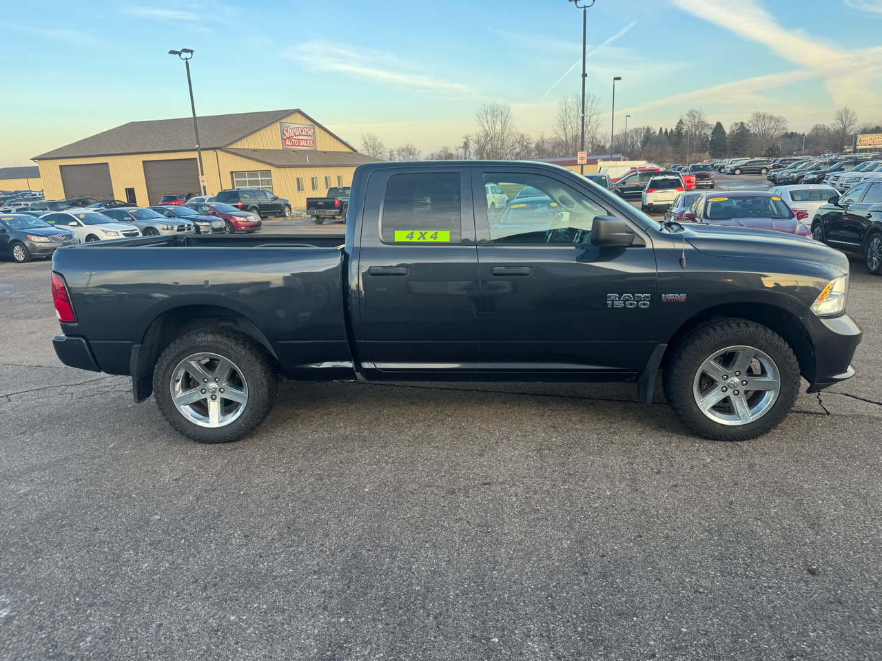 RAM 1500 Tradesman Quad Cab 4WD 2015