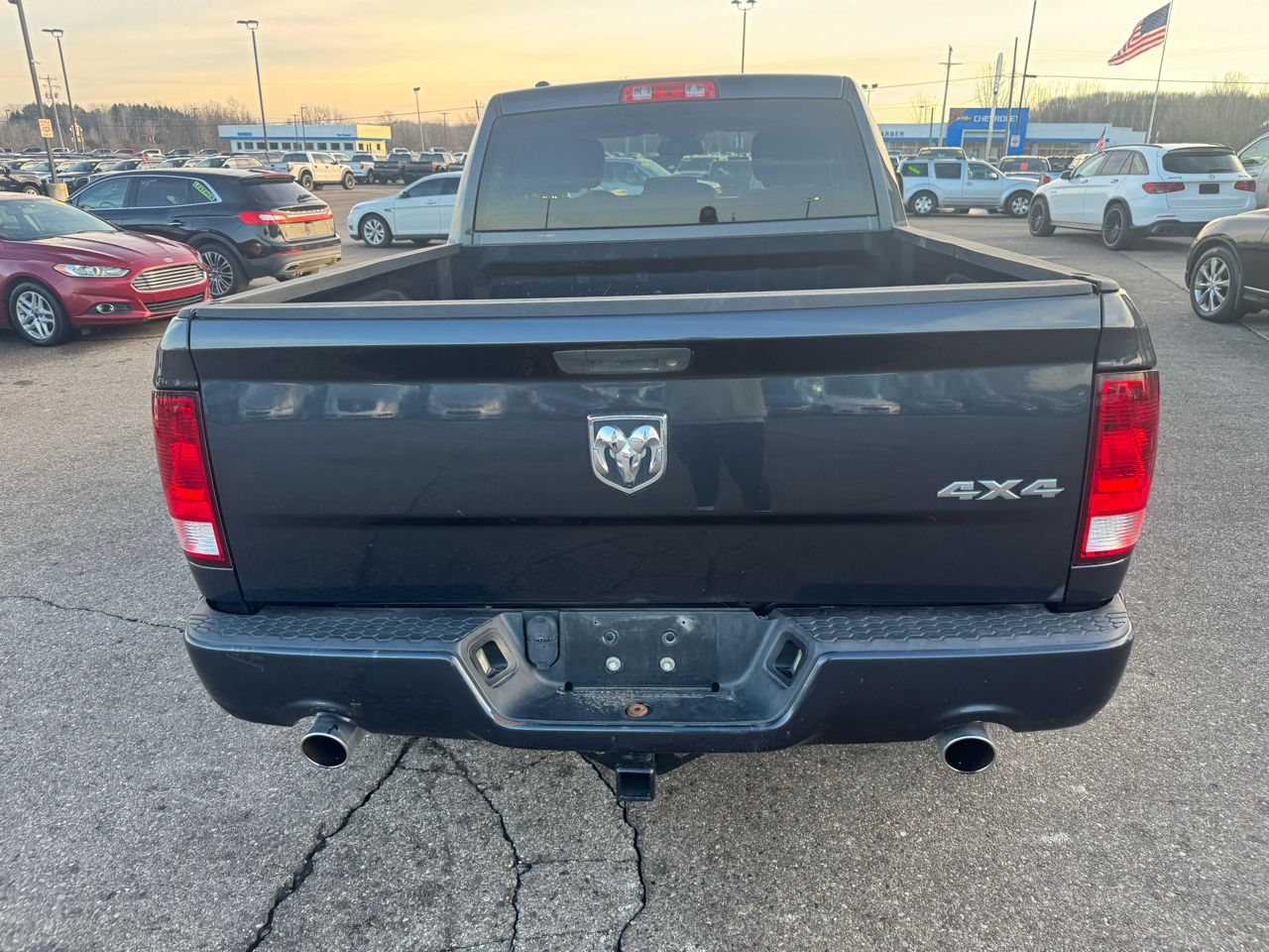 RAM 1500 Tradesman Quad Cab 4WD 2015