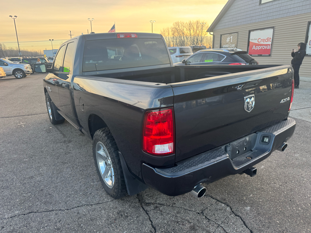 RAM 1500 Tradesman Quad Cab 4WD 2015