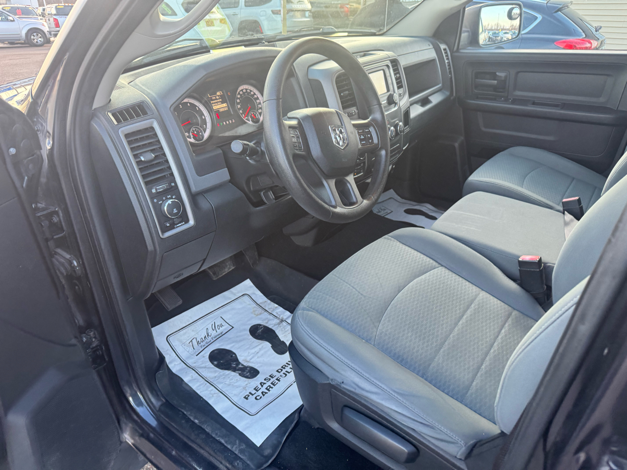 RAM 1500 Tradesman Quad Cab 4WD 2015