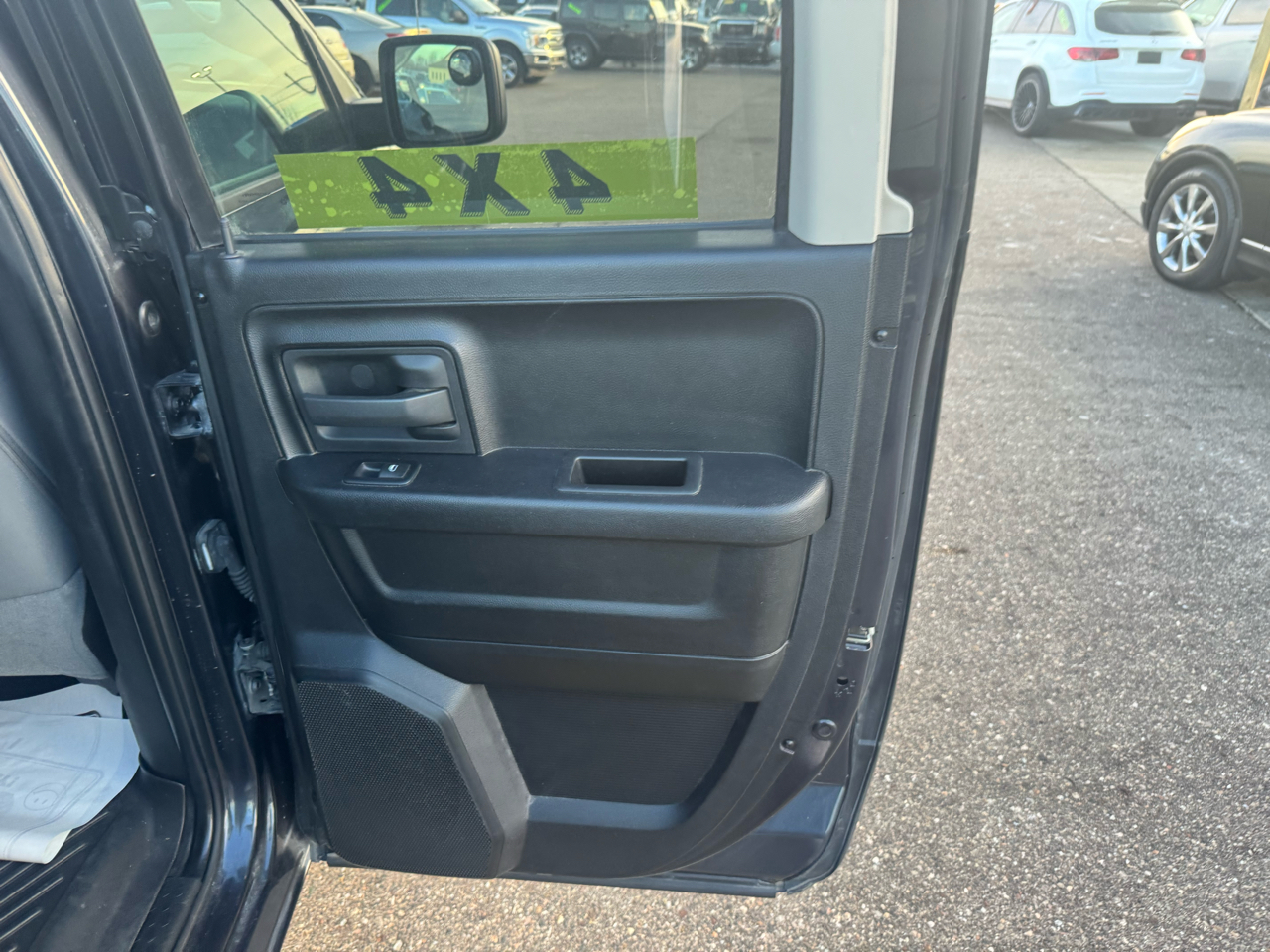 RAM 1500 Tradesman Quad Cab 4WD 2015