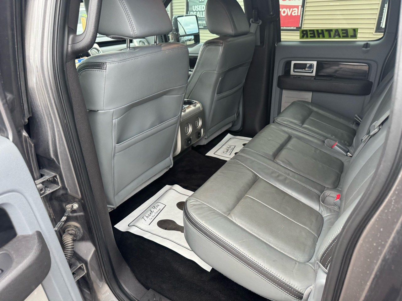 Ford F-150 4WD SuperCrew 145" Platinum 2011