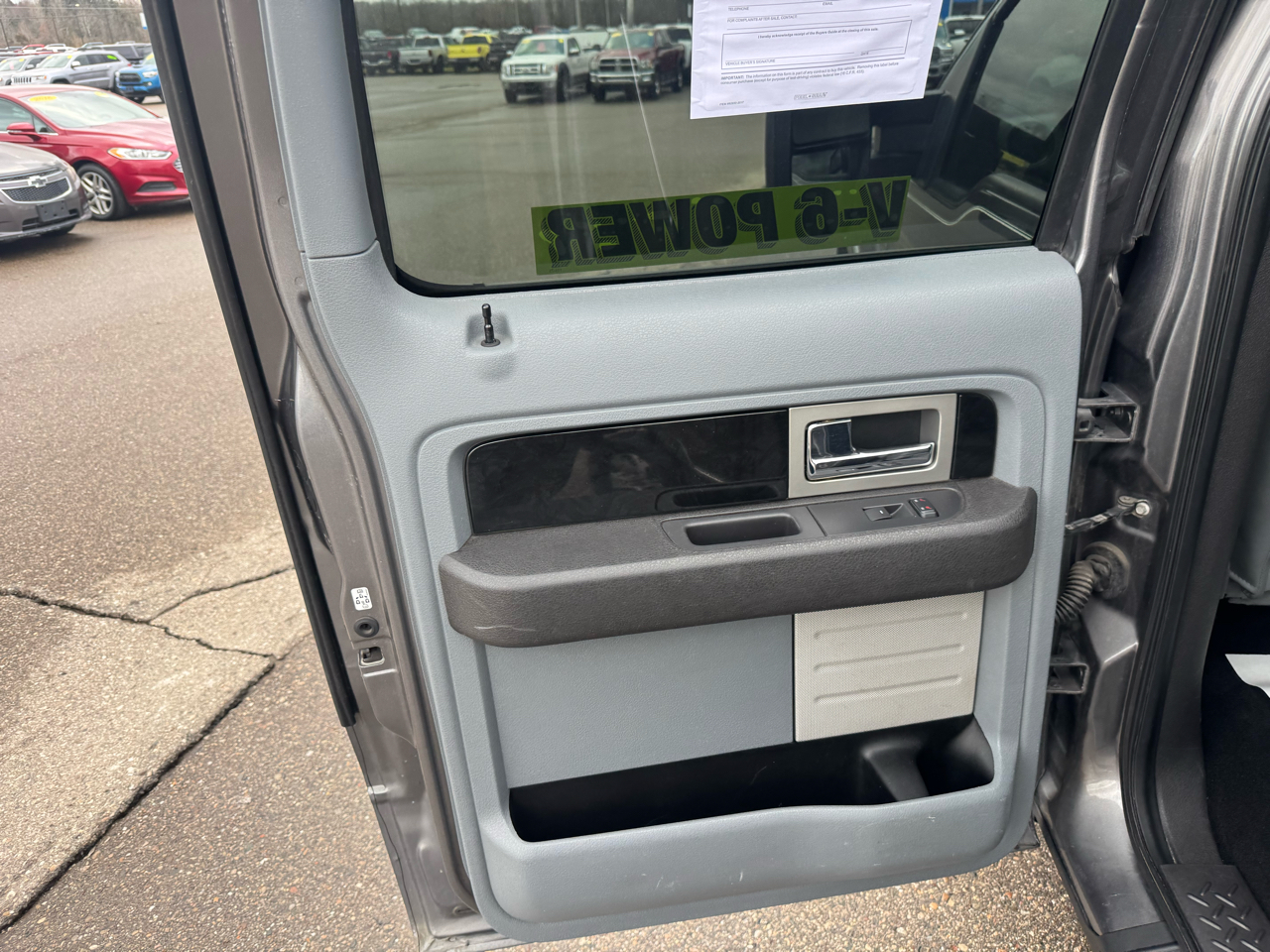 Ford F-150 4WD SuperCrew 145" Platinum 2011