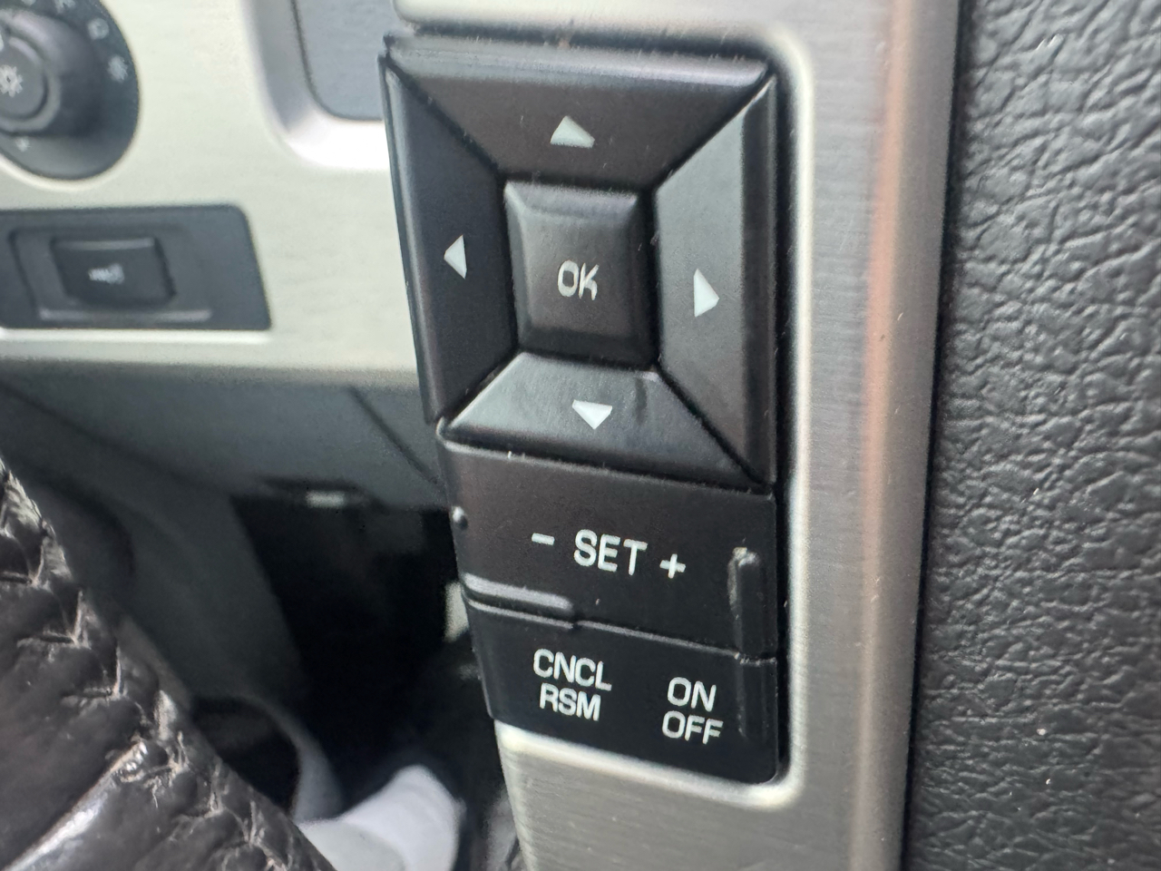 Ford F-150 4WD SuperCrew 145" Platinum 2011