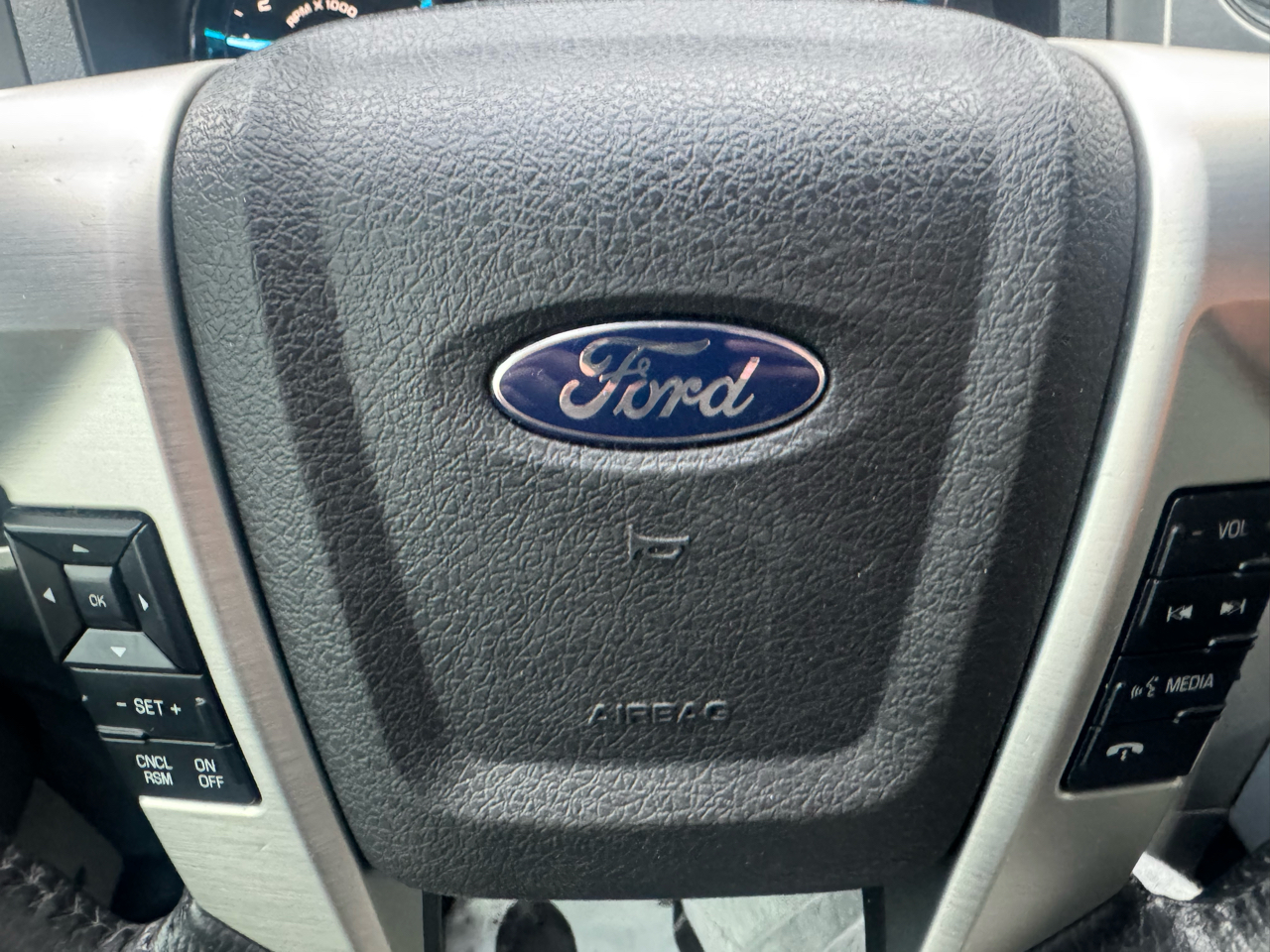 Ford F-150 4WD SuperCrew 145" Platinum 2011