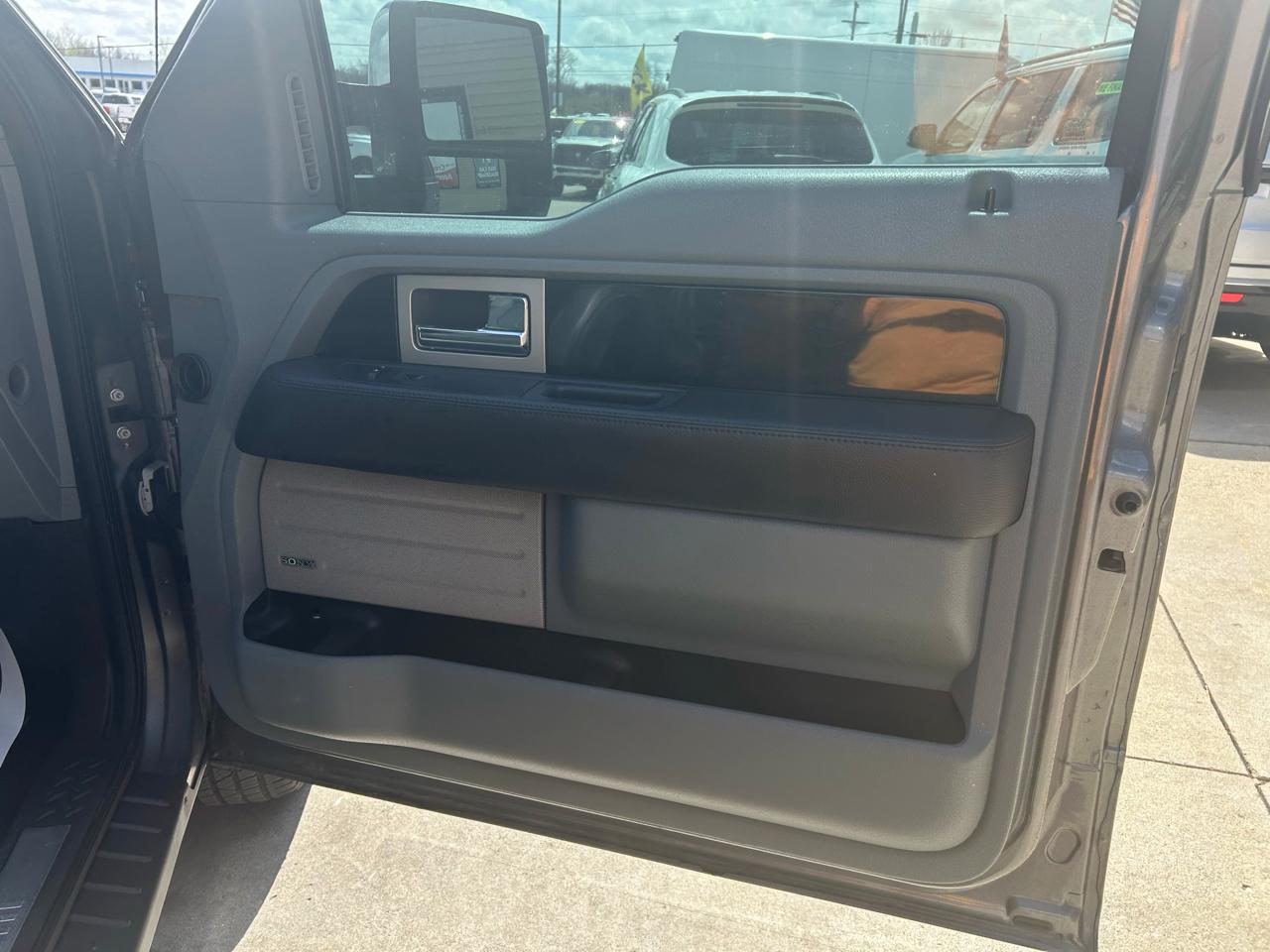 Ford F-150 4WD SuperCrew 145" Platinum 2011