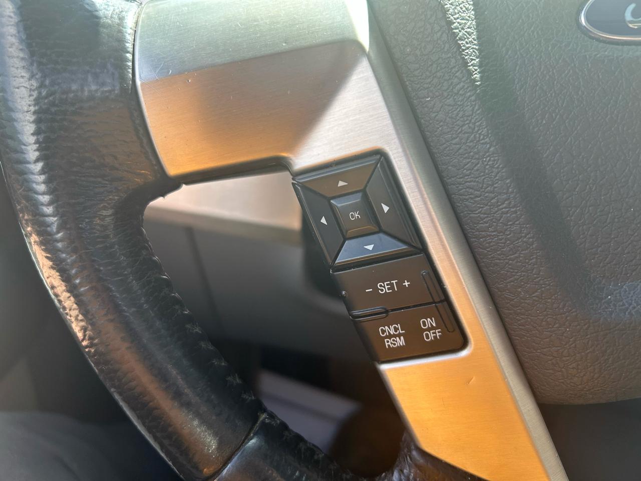 Ford F-150 4WD SuperCrew 145" Platinum 2011