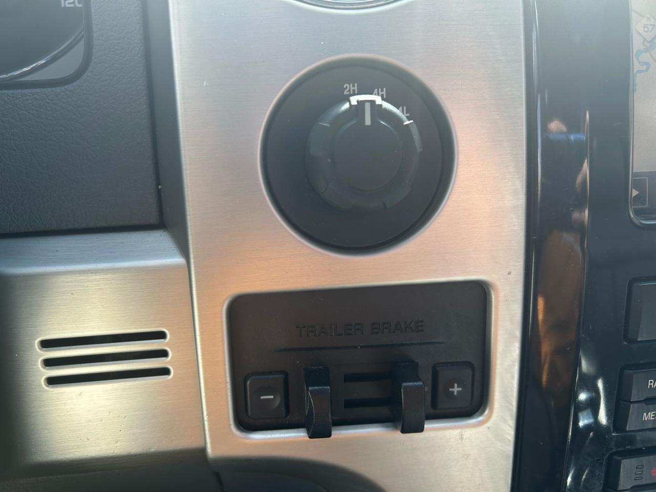 Ford F-150 4WD SuperCrew 145" Platinum 2011