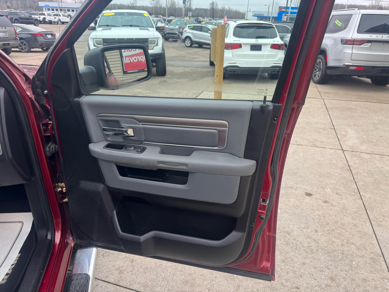 RAM 1500 SLT Crew Cab SWB 4WD 2013