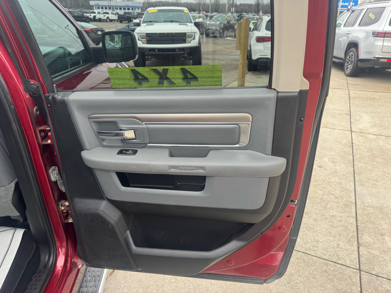 RAM 1500 SLT Crew Cab SWB 4WD 2013