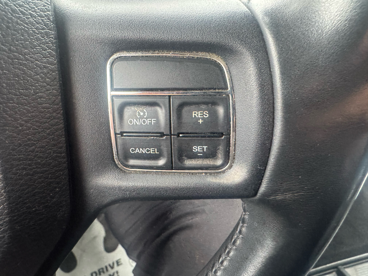 RAM 1500 SLT Crew Cab SWB 4WD 2013