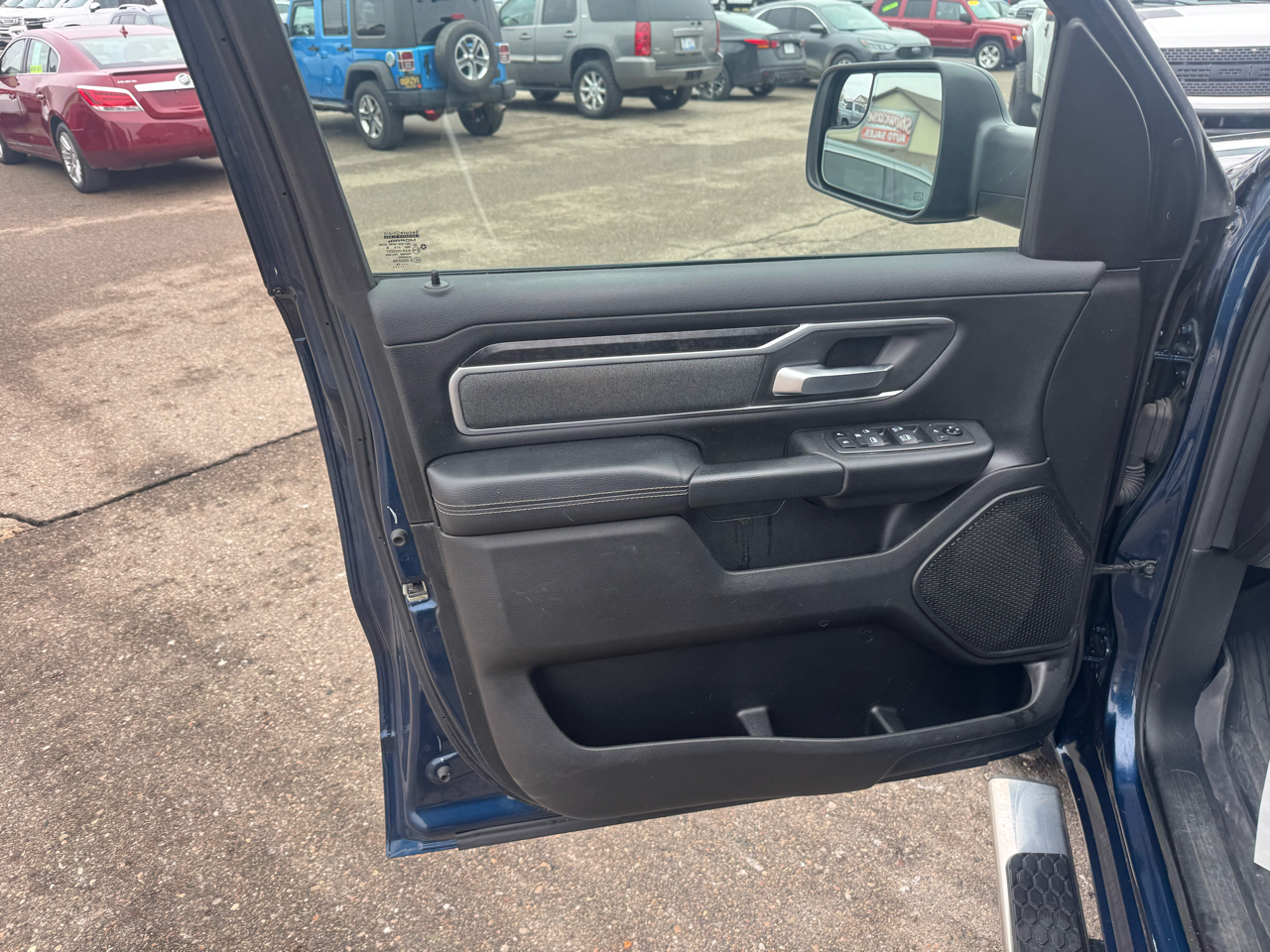 RAM 1500 Big Horn Crew Cab SWB 4WD 2019