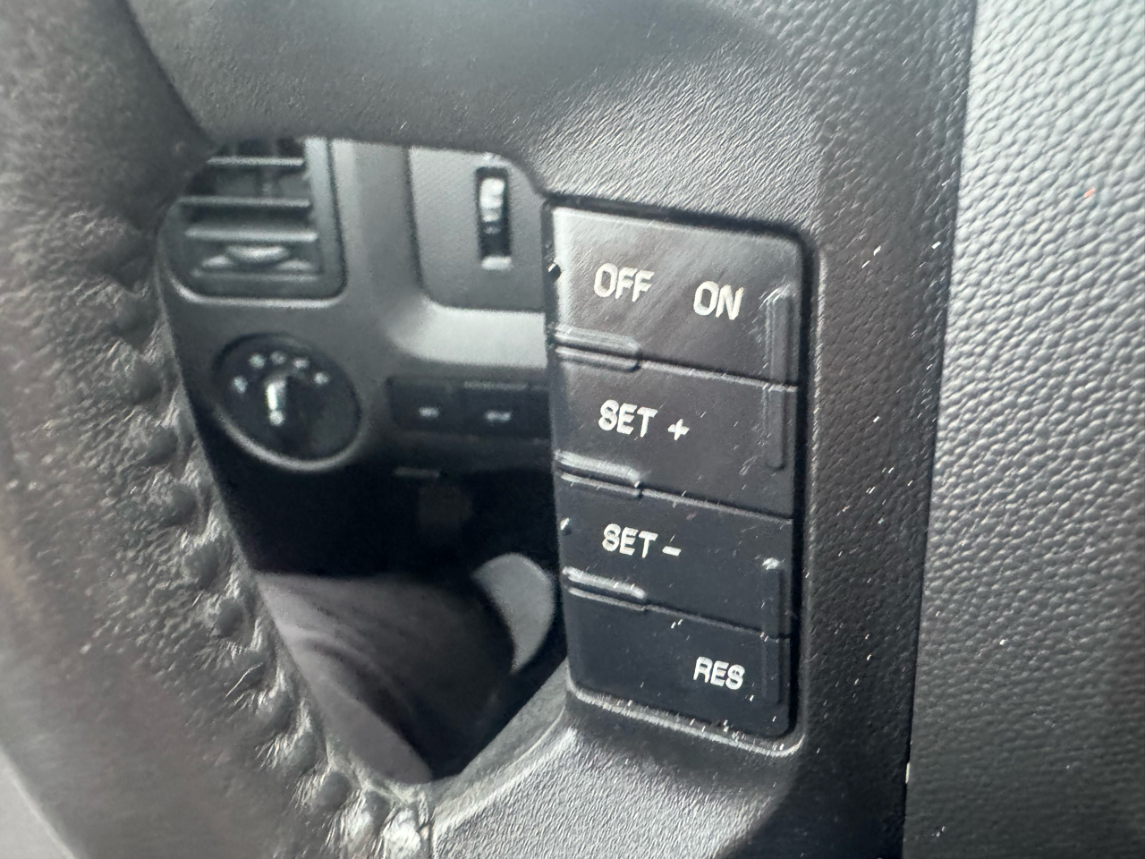 Ford Escape XLT FWD 2011