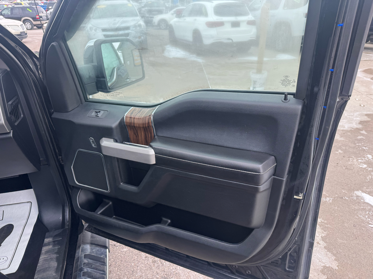 Ford F-150 4WD SuperCrew 139" Lariat 2018