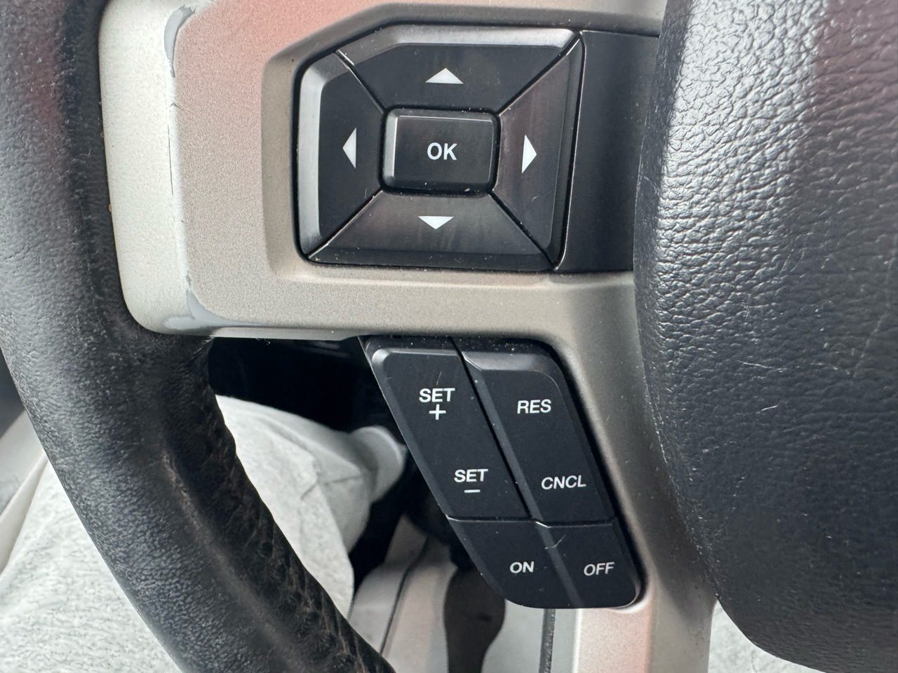 Ford F-150 4WD SuperCrew 139" Lariat 2018