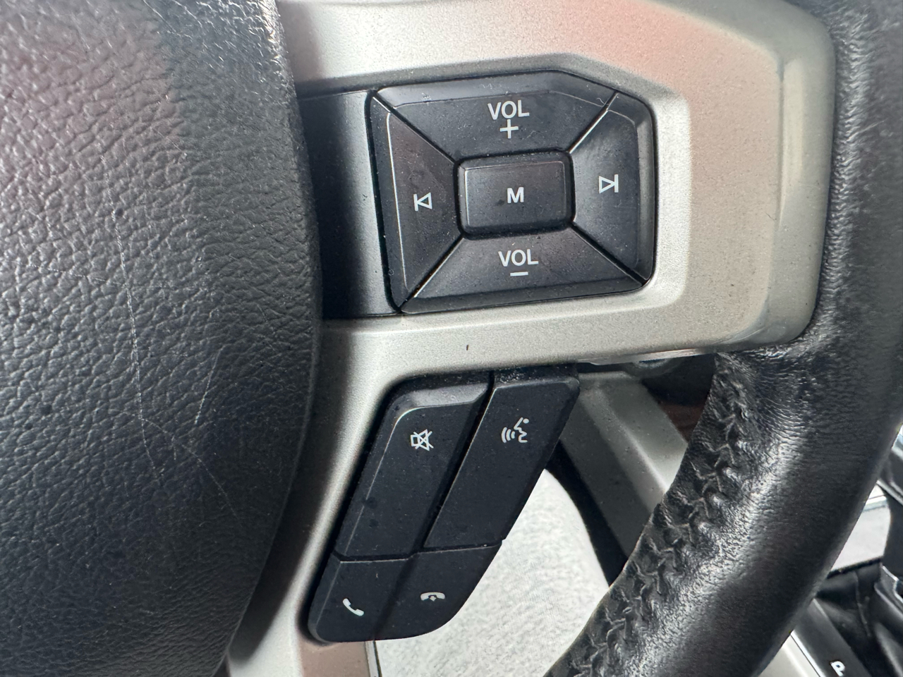 Ford F-150 4WD SuperCrew 139" Lariat 2018