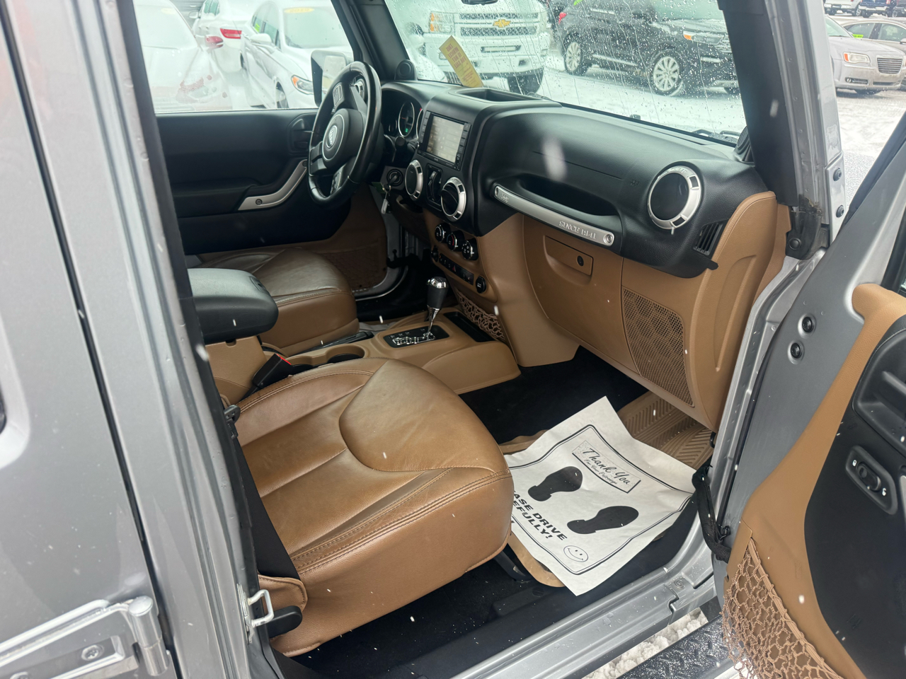 Jeep Wrangler Unlimited Sahara 4WD 2014