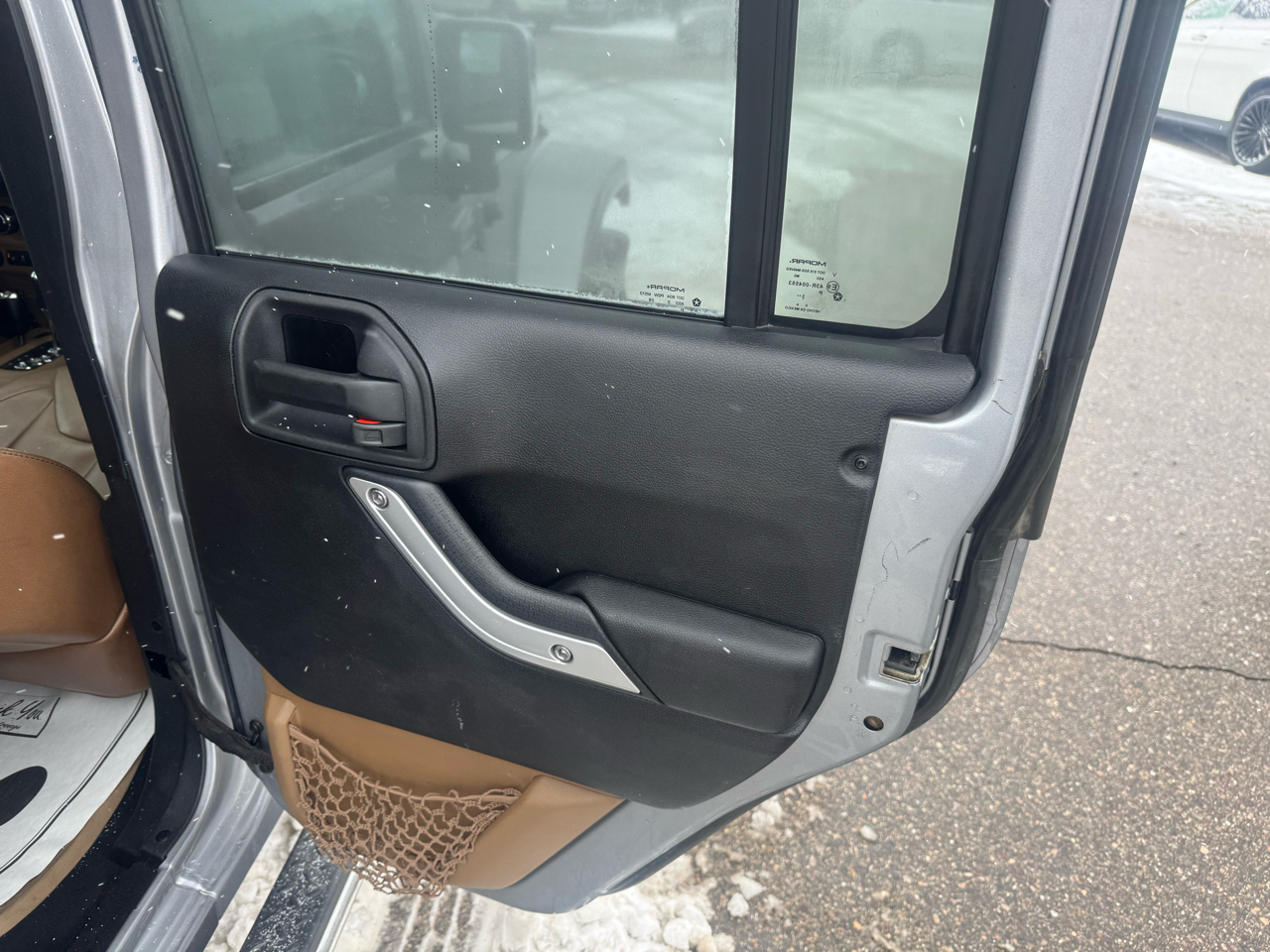 Jeep Wrangler Unlimited Sahara 4WD 2014