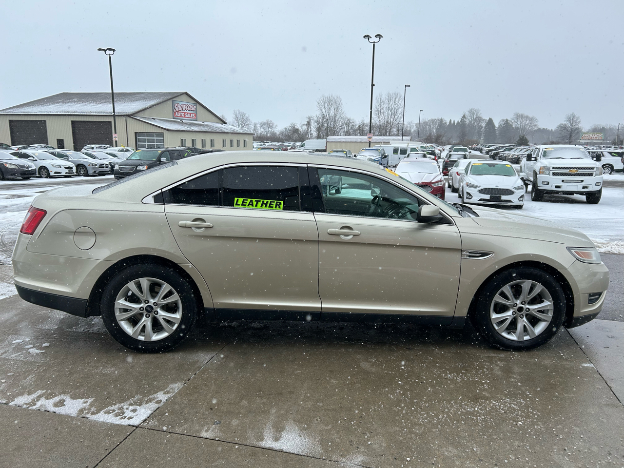Ford Taurus SEL FWD 2011