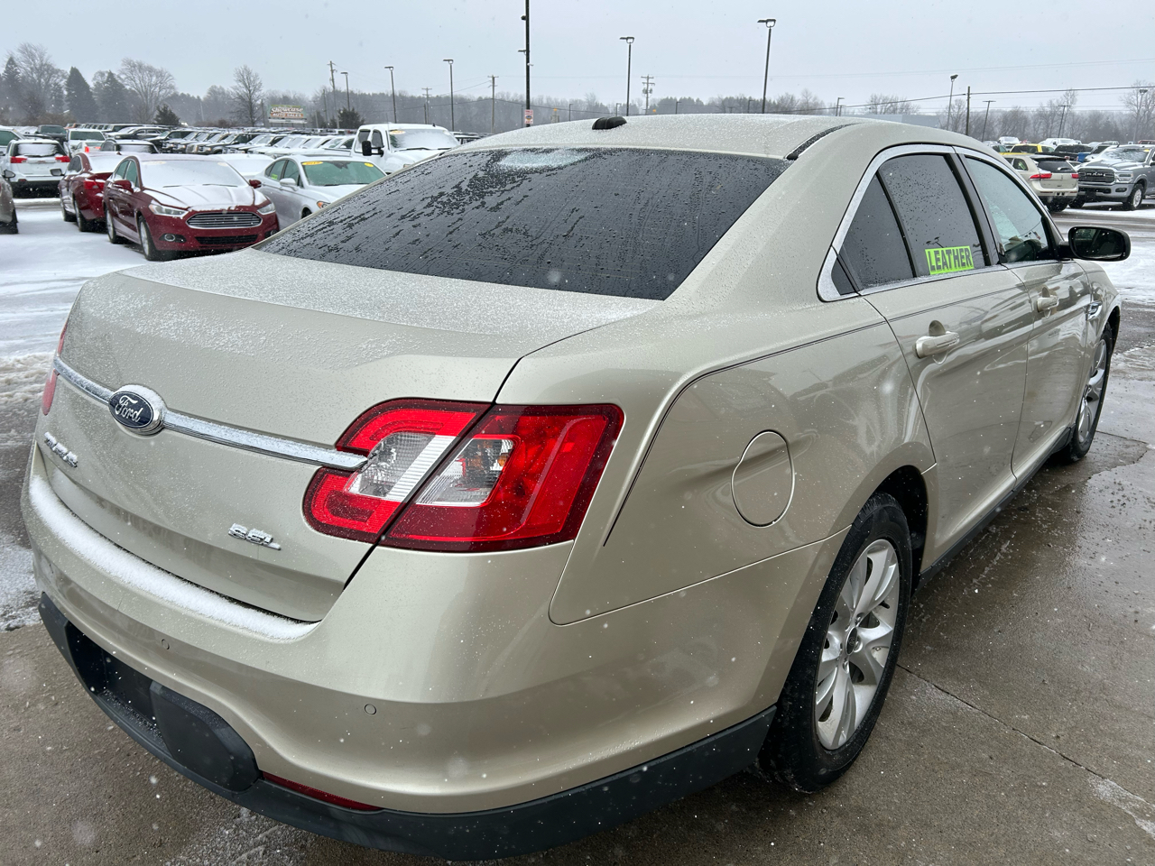 Ford Taurus SEL FWD 2011