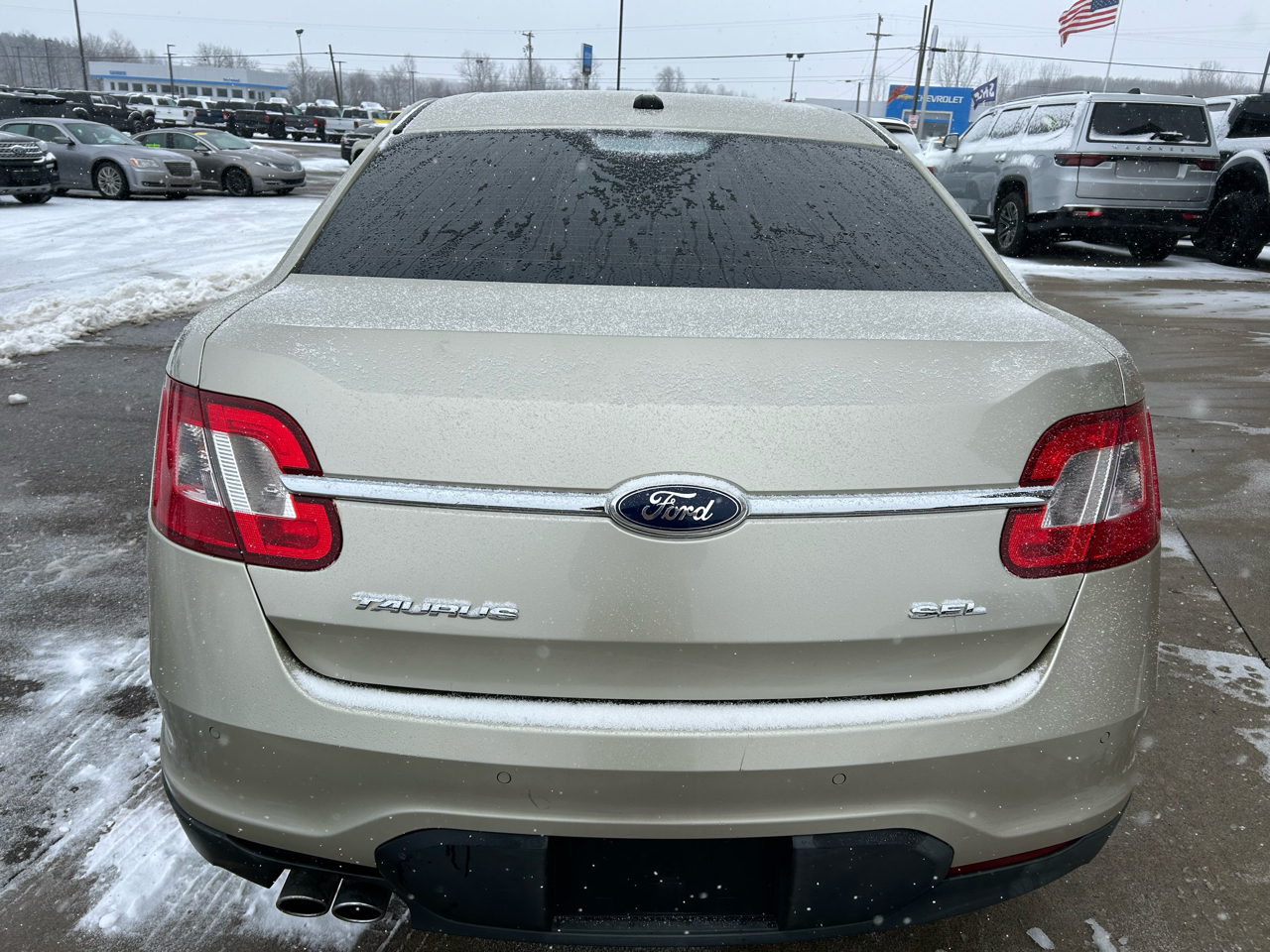 Ford Taurus SEL FWD 2011