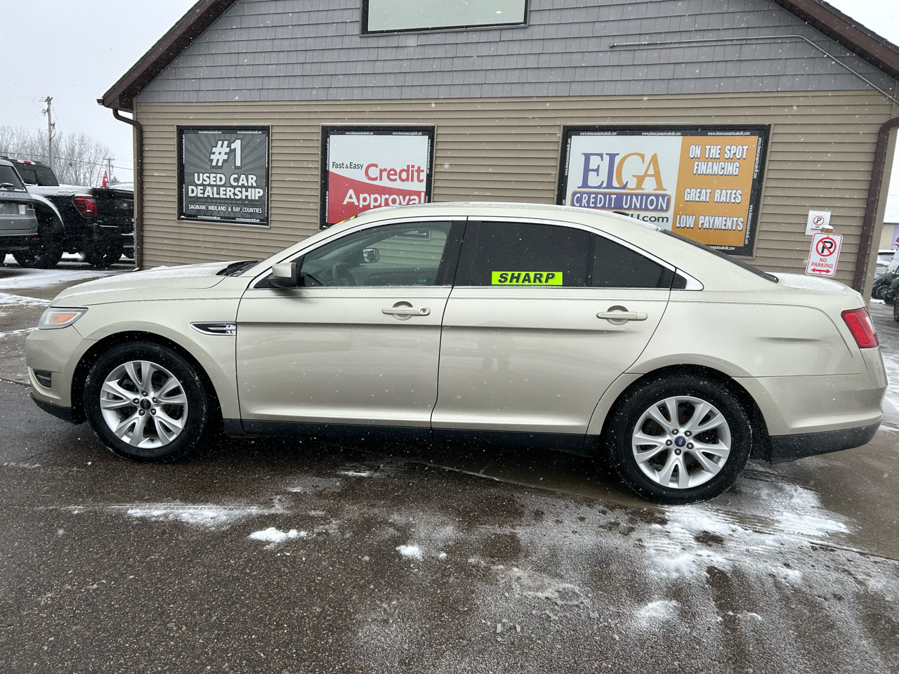 Ford Taurus SEL FWD 2011
