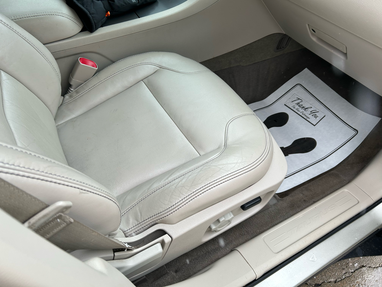 Ford Taurus SEL FWD 2011