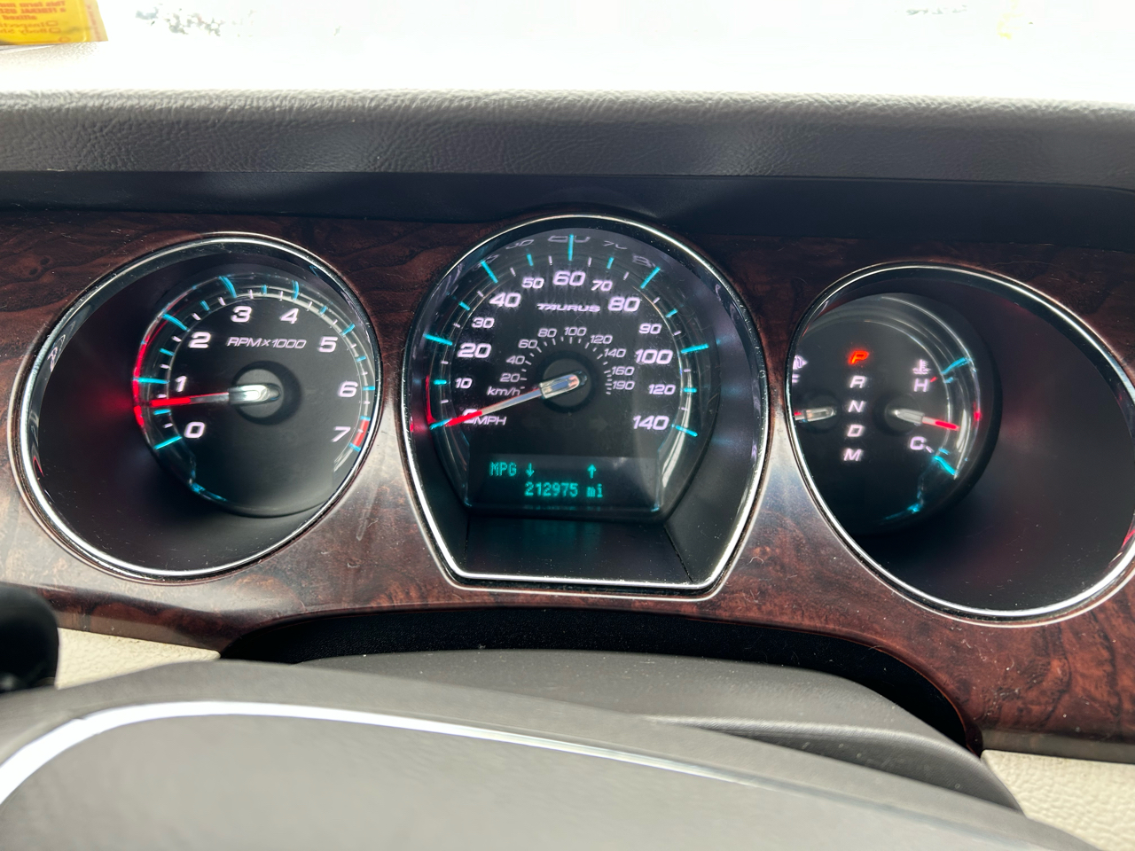 Ford Taurus SEL FWD 2011