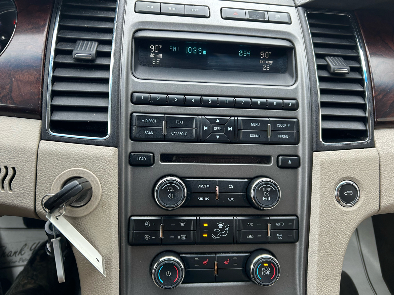 Ford Taurus SEL FWD 2011