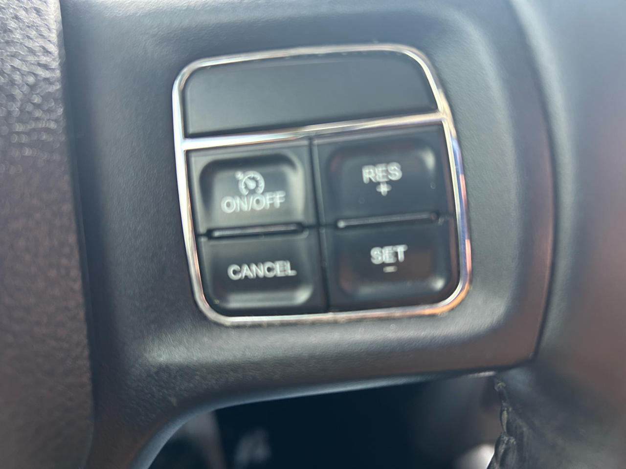 RAM 1500 Sport Crew Cab LWB 4WD 2013