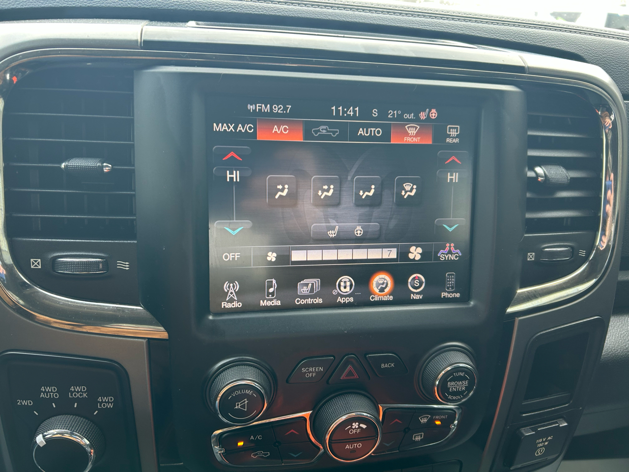 RAM 1500 Sport Crew Cab LWB 4WD 2013