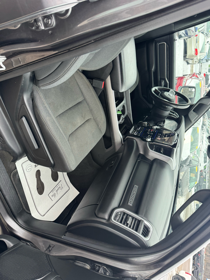 RAM 1500 Big Horn Crew Cab SWB 4WD 2021