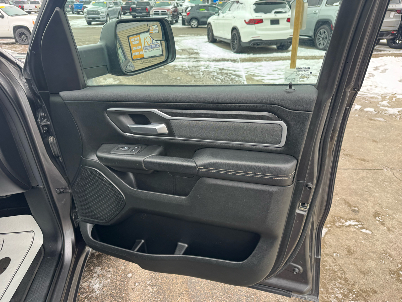 RAM 1500 Big Horn Crew Cab SWB 4WD 2021