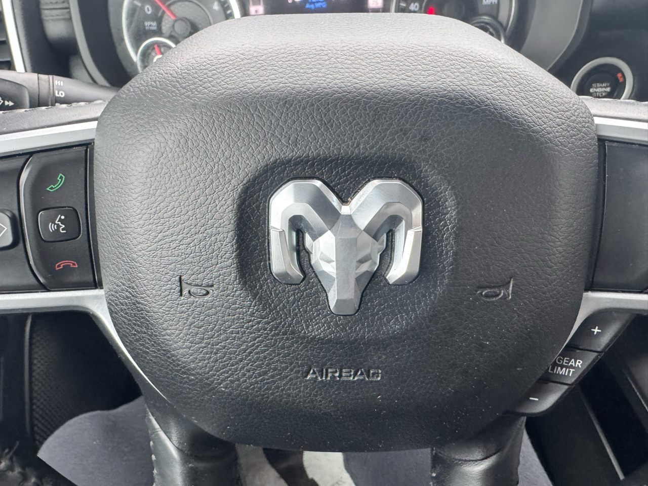 RAM 1500 Big Horn Crew Cab SWB 4WD 2021