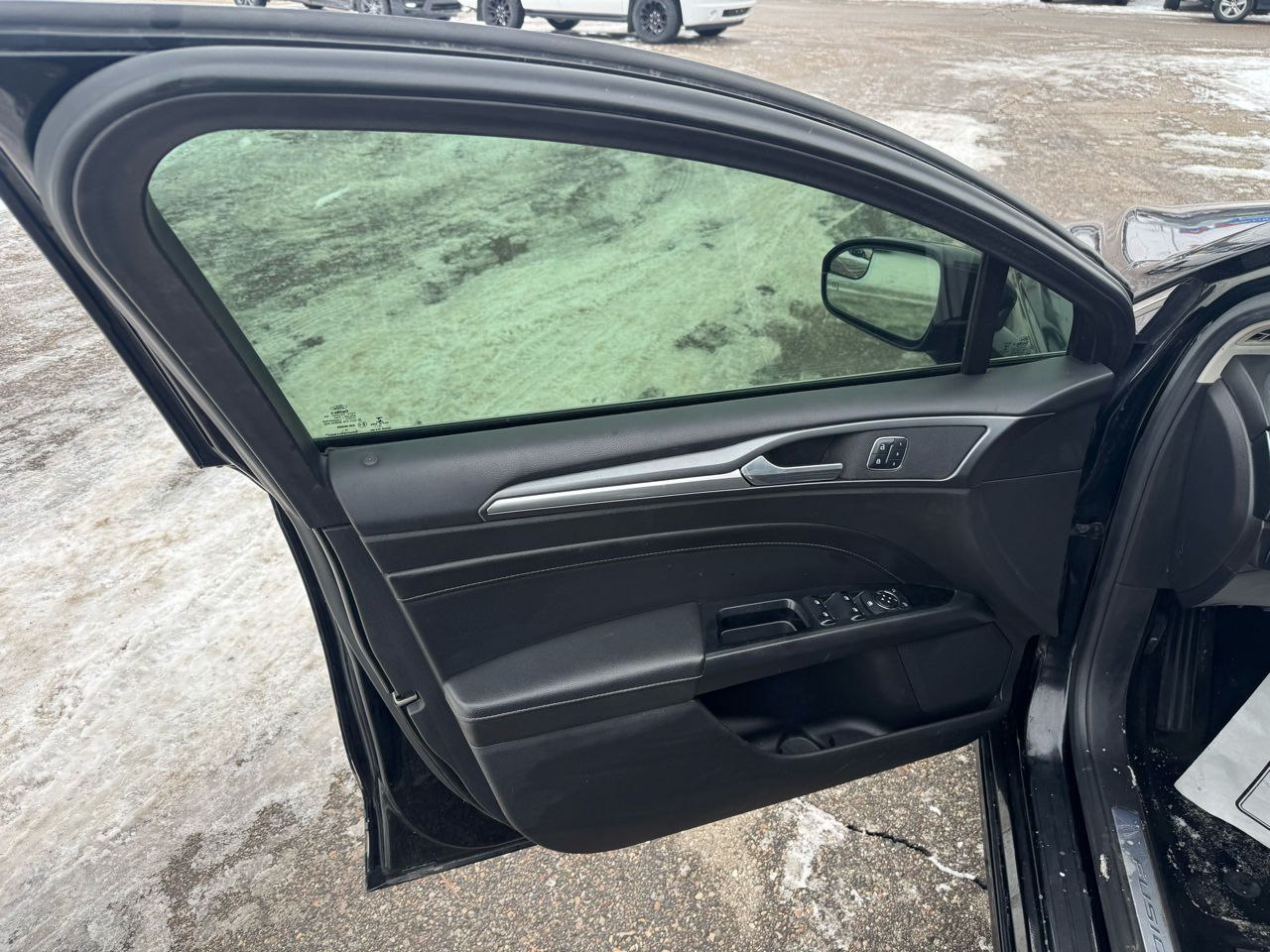 Ford Fusion Titanium AWD 2016