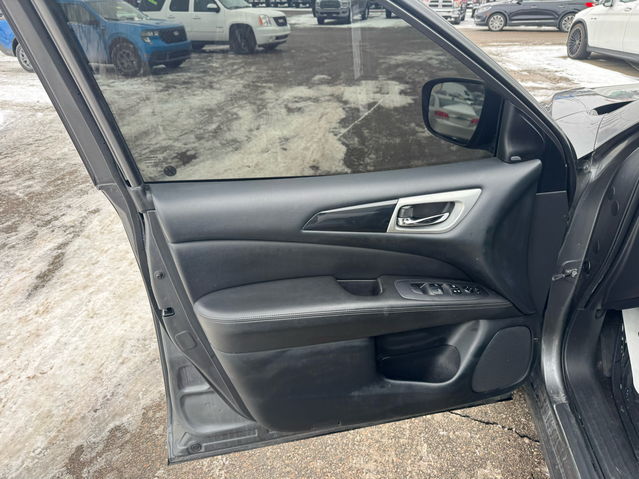 Nissan Pathfinder S 2WD 2019