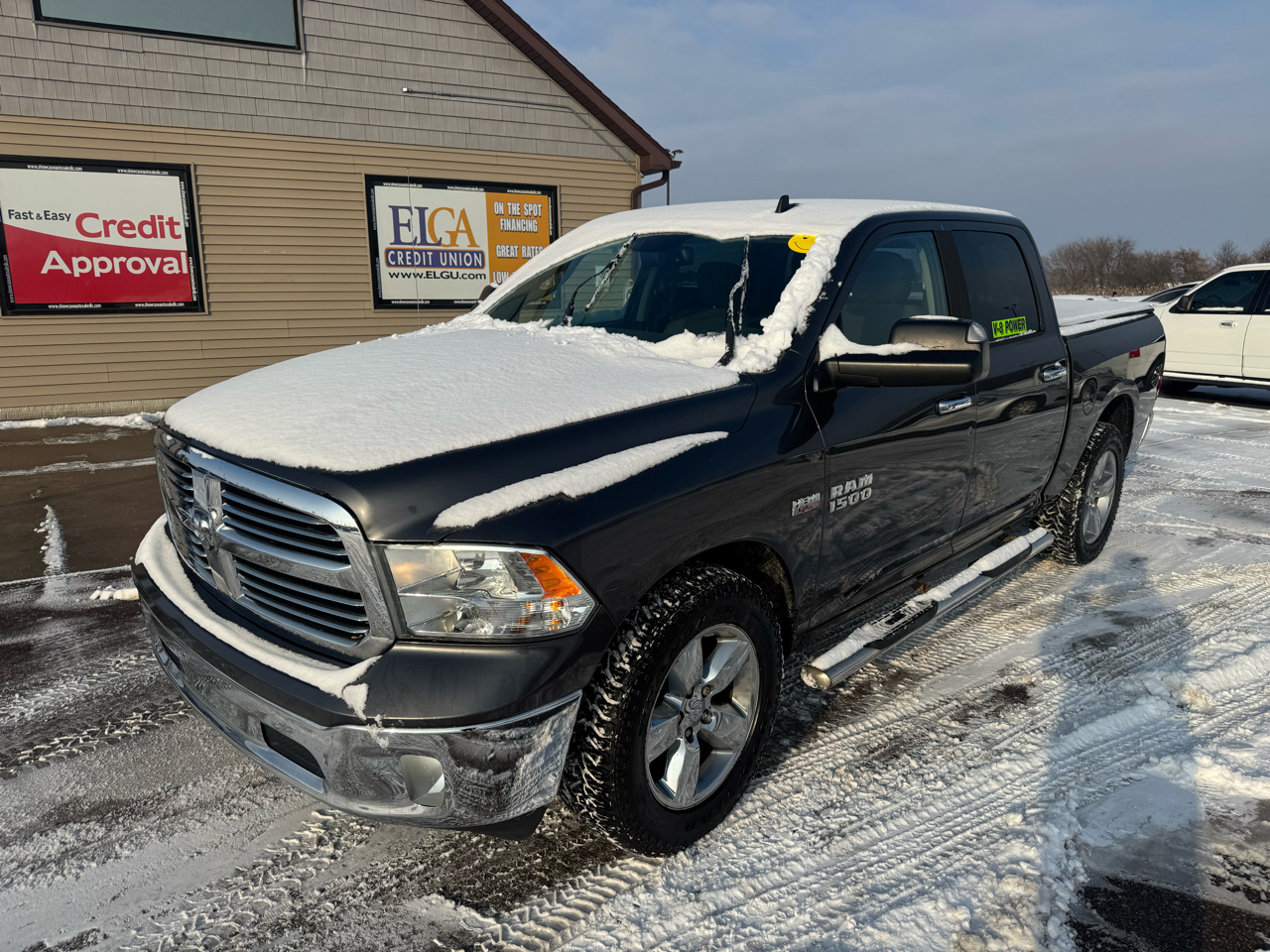 2015 RAM 1500 SLT Crew Cab SWB 4WD