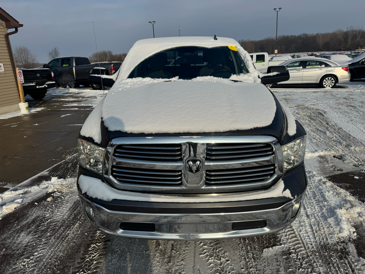 RAM 1500 SLT Crew Cab SWB 4WD 2015