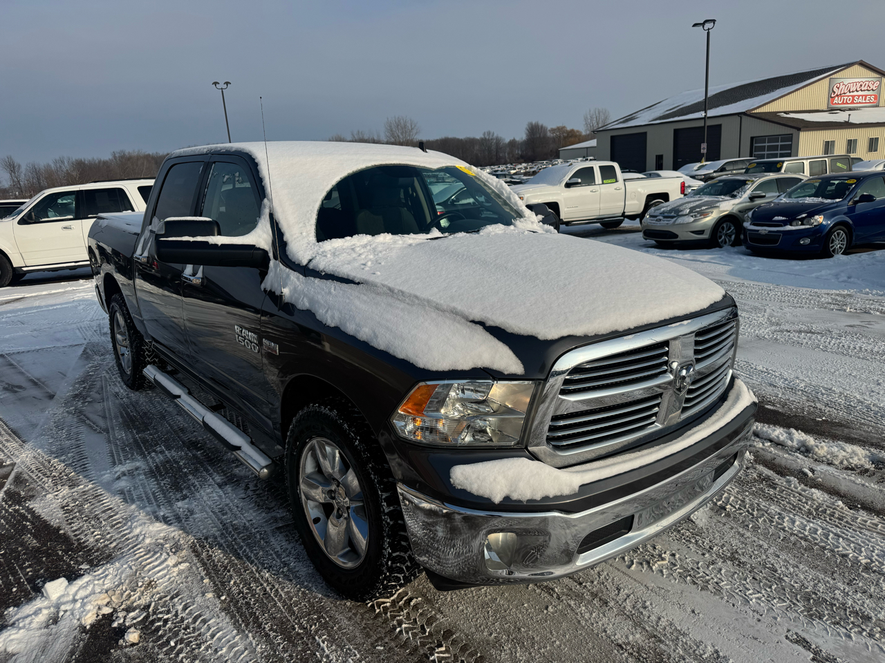 RAM 1500 SLT Crew Cab SWB 4WD 2015