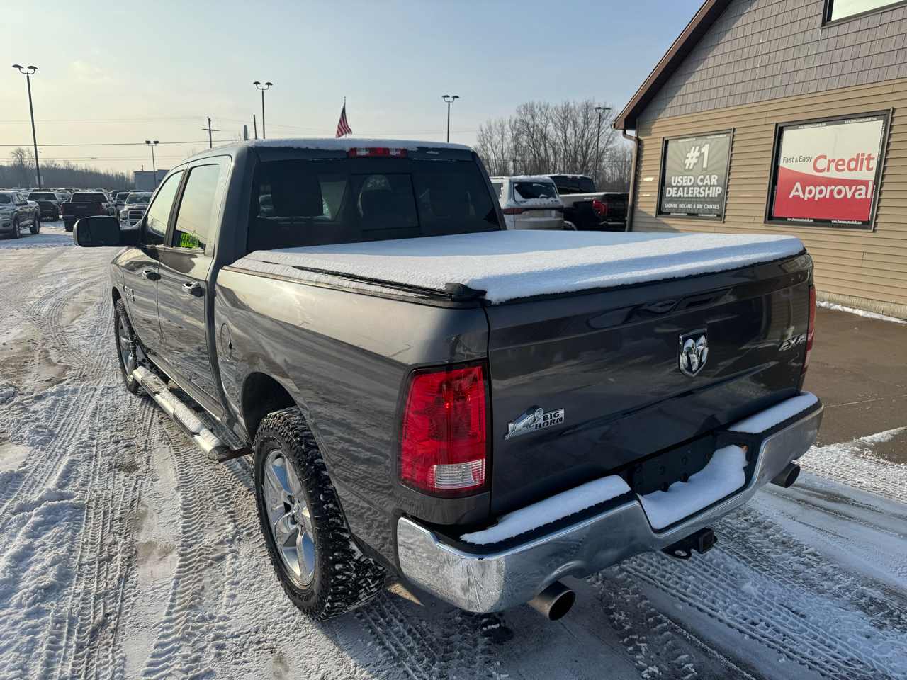 RAM 1500 SLT Crew Cab SWB 4WD 2015