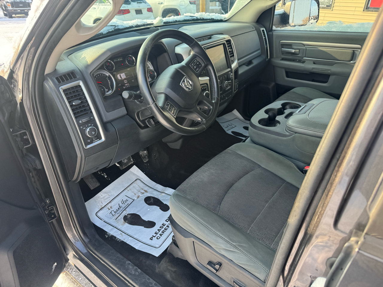 RAM 1500 SLT Crew Cab SWB 4WD 2015