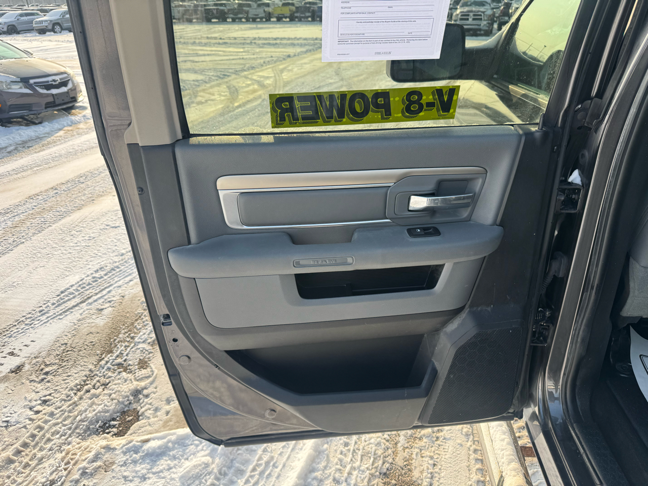 RAM 1500 SLT Crew Cab SWB 4WD 2015