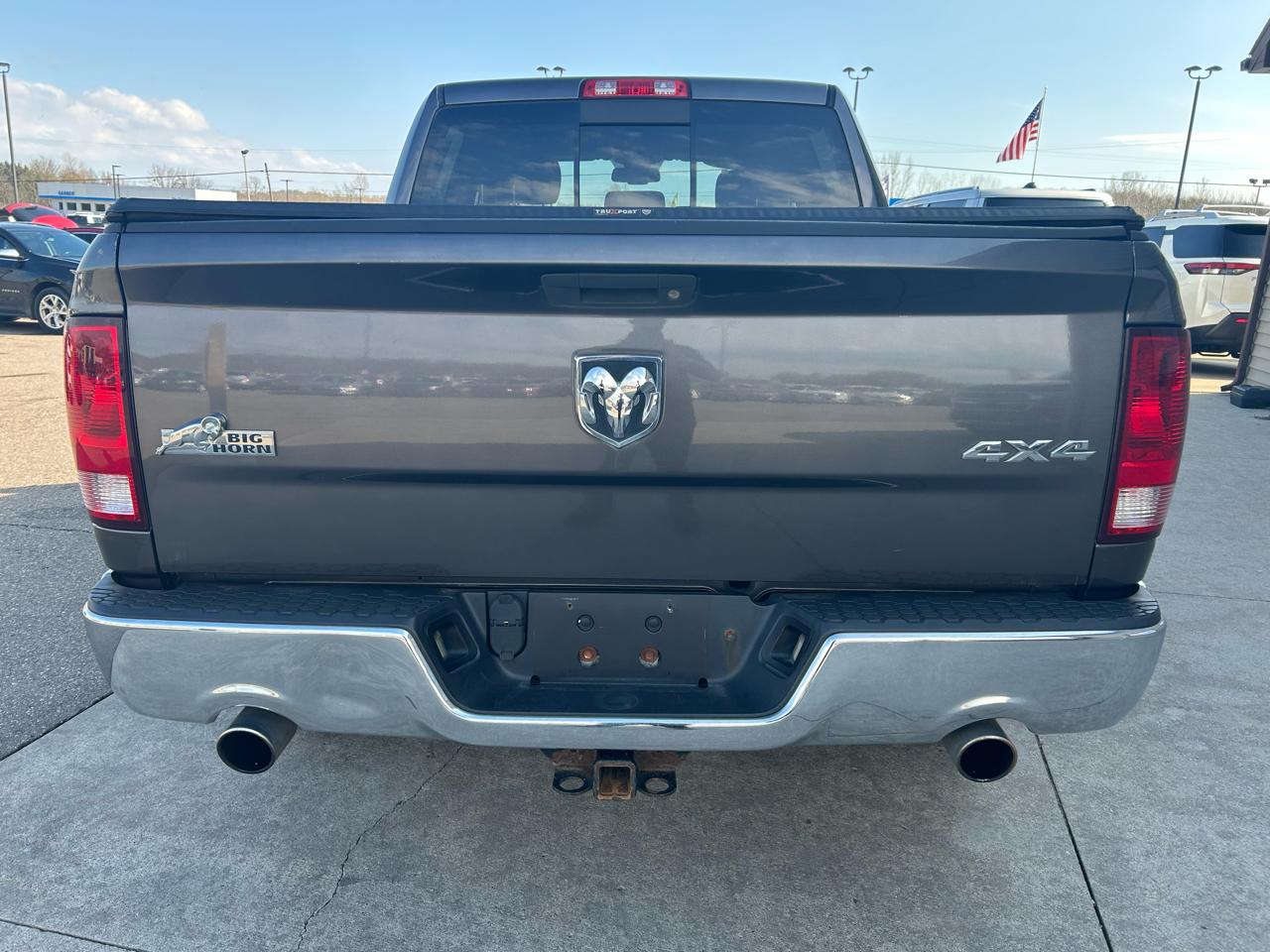 RAM 1500 SLT Crew Cab SWB 4WD 2015