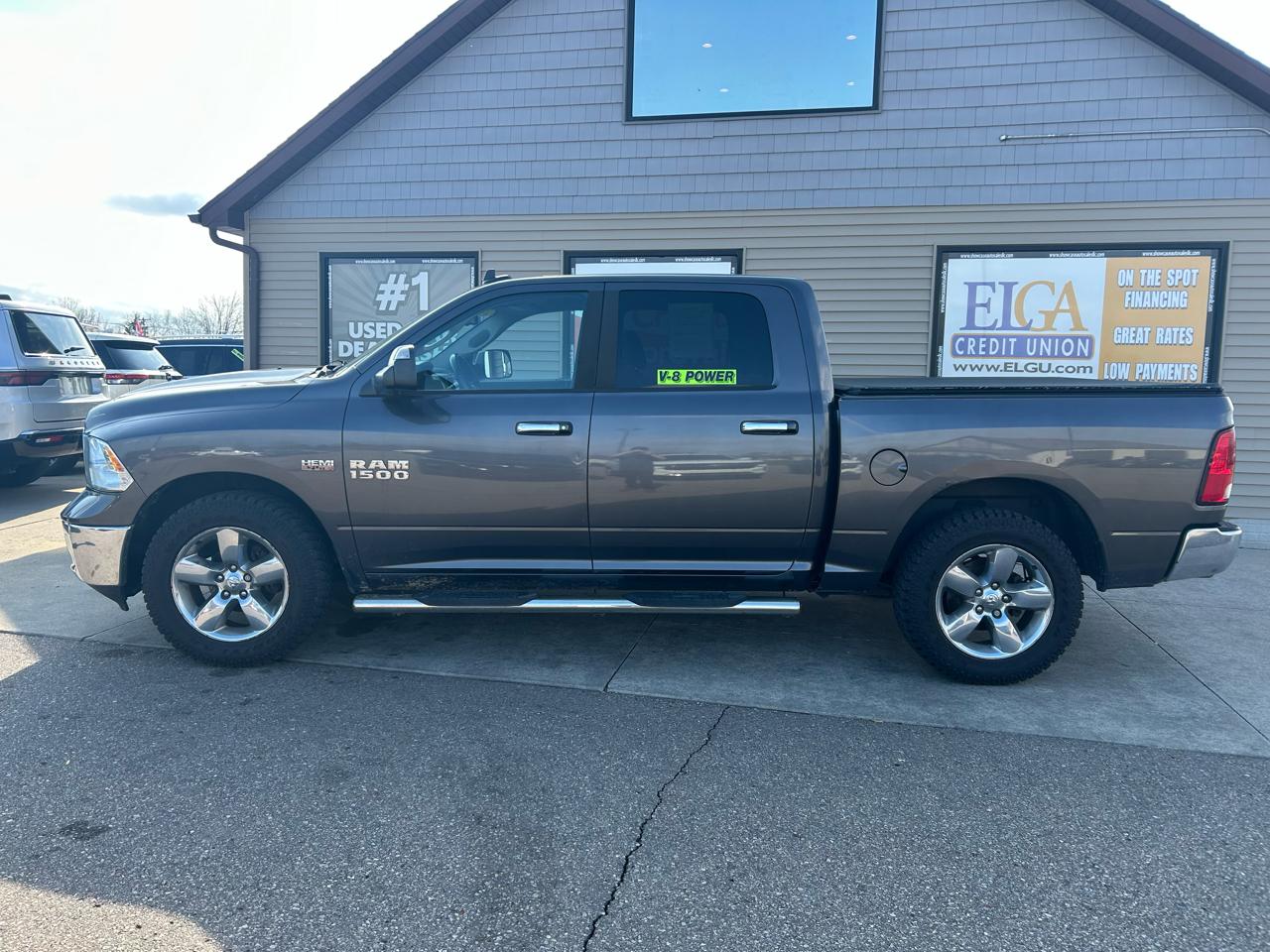 RAM 1500 SLT Crew Cab SWB 4WD 2015