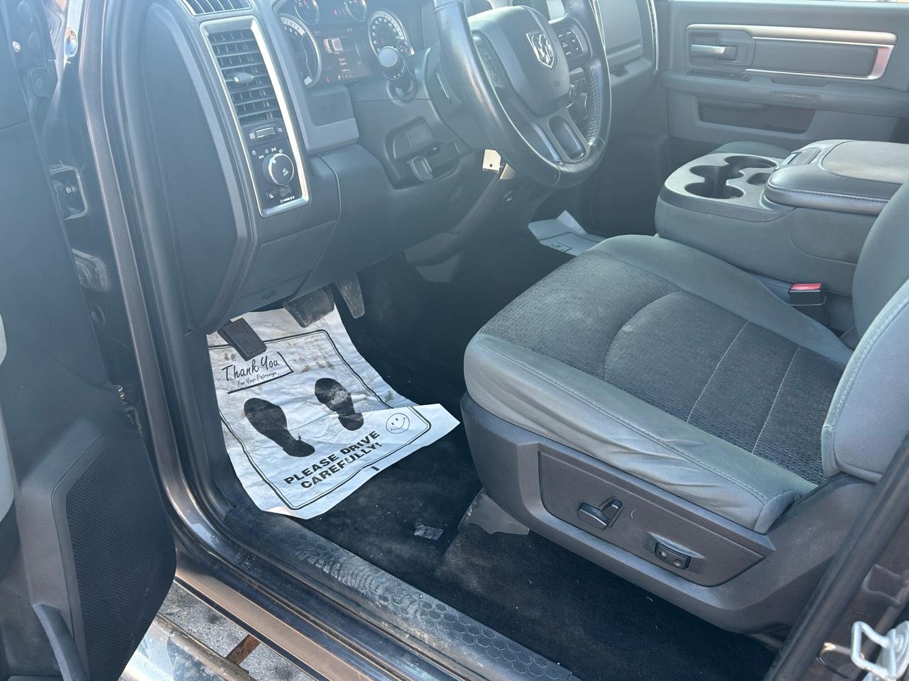 RAM 1500 SLT Crew Cab SWB 4WD 2015