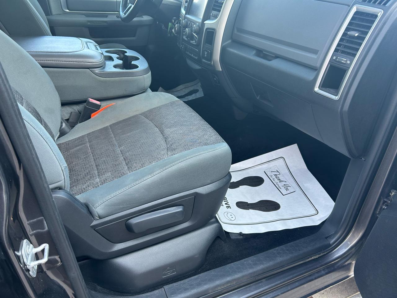 RAM 1500 SLT Crew Cab SWB 4WD 2015