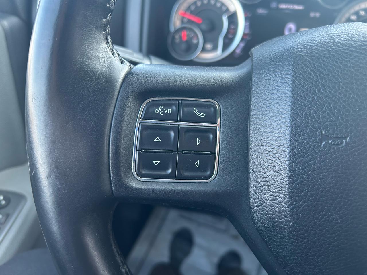 RAM 1500 SLT Crew Cab SWB 4WD 2015