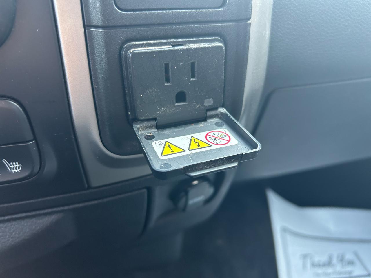 RAM 1500 SLT Crew Cab SWB 4WD 2015